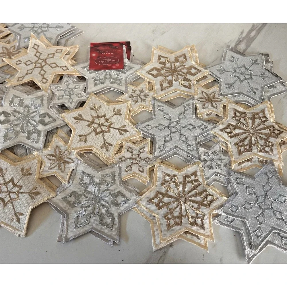 Christmas Placemats Snowflake Stars Cutouts Lot of 8 Silver Gold Cream New! BxDD